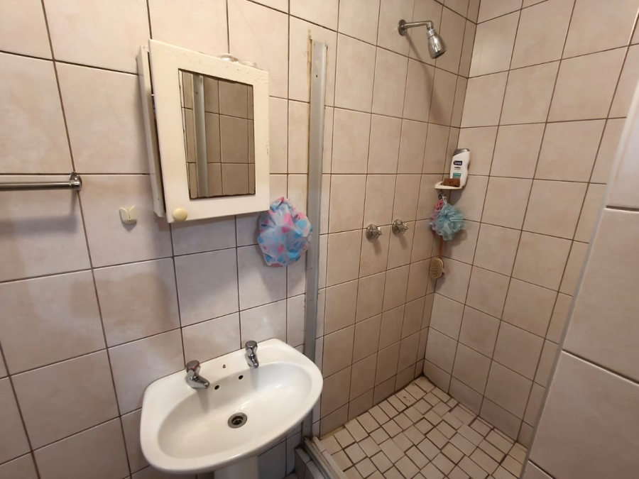 1 Bedroom Property for Sale in Rustenburg Central North West